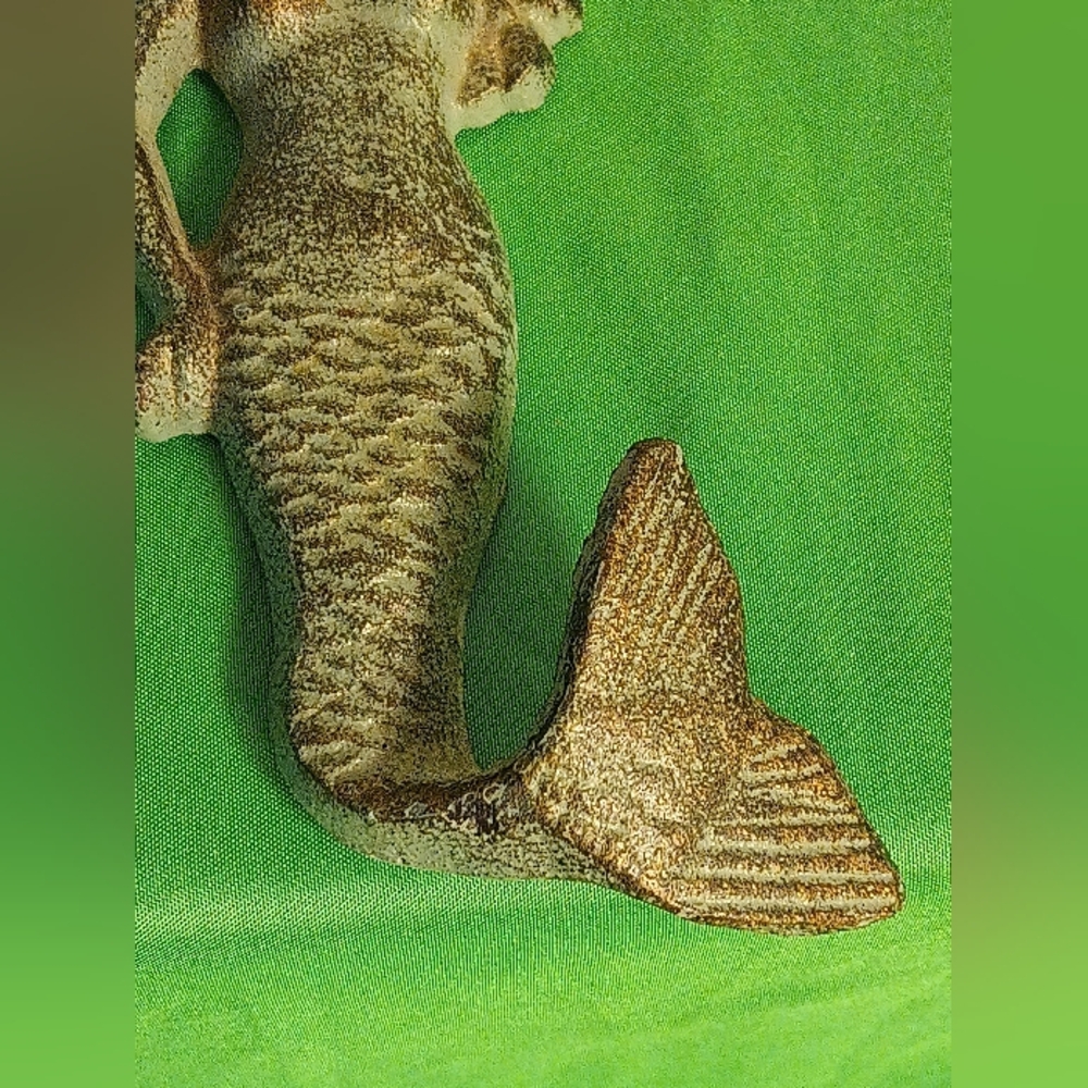 𝑨𝒏𝒕𝒊𝒒𝒖𝒆 𝑪𝒂𝒔𝒕 𝑰𝒓𝒐𝒏 𝑴𝒆𝒓𝒎𝒂𝒊𝒅 𝑾𝒂𝒍𝒍 𝑯𝒐𝒐𝒌 - Picture 3 of 11